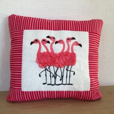 Kinderkissen-Kuschelkissen in rot und creme aus Baumwollstoff