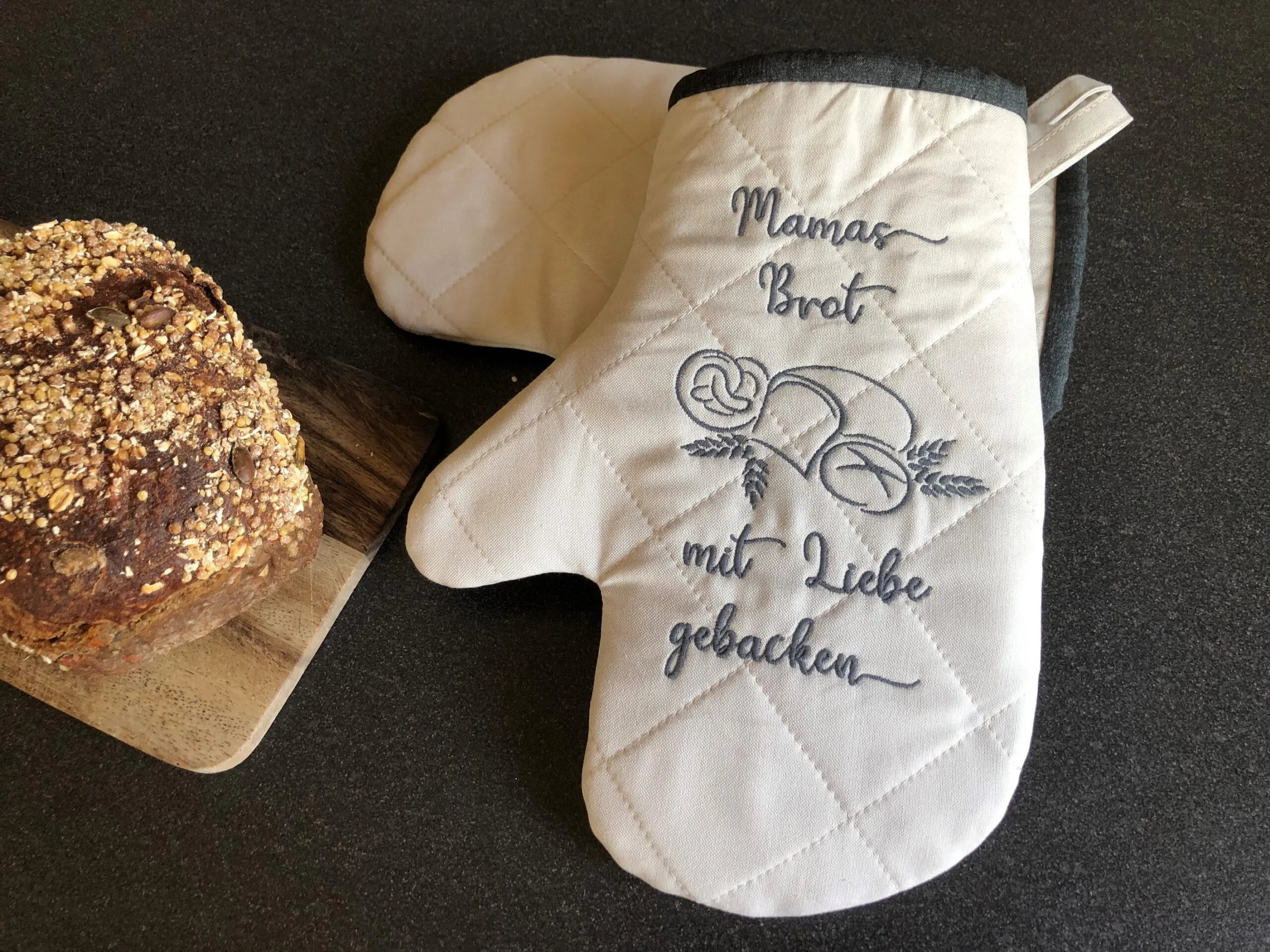 Küchentextilien Ofenhandschuhe mit Stickerei personalisiert