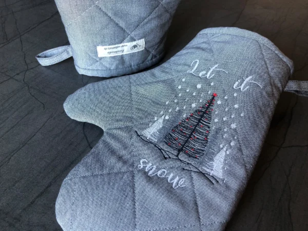 Ofenhandschuhe grau mit Wintermotiv Baumwollstoff Küchentextilien